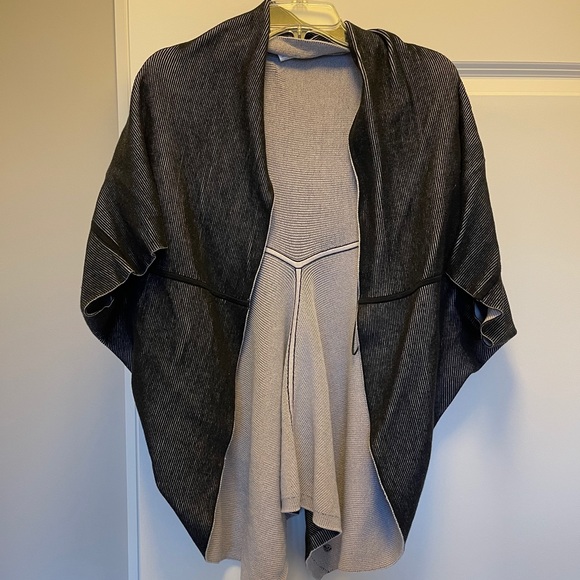 Lululemon reversible wrap - Picture 1 of 6